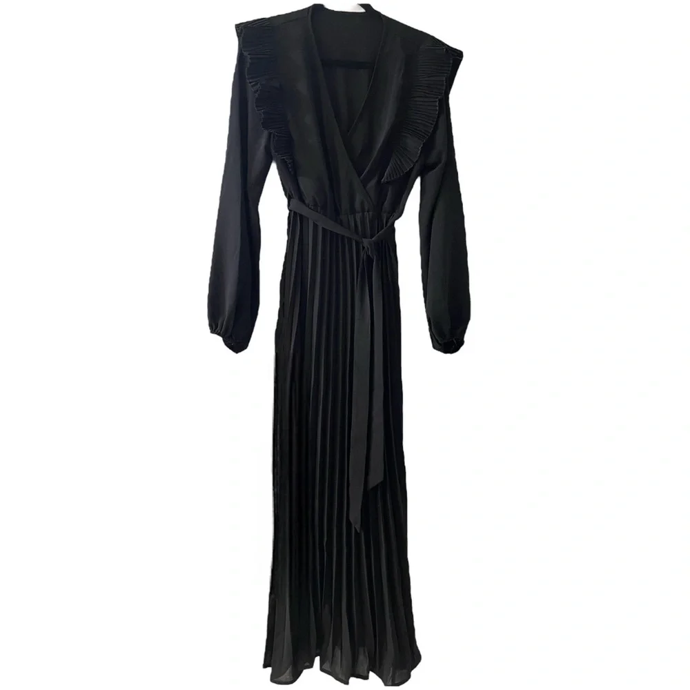 ❤️ NWOT! Black Pleated Ruffle Trim Long-sleeved Maxi Dress - Picture 2 of 6